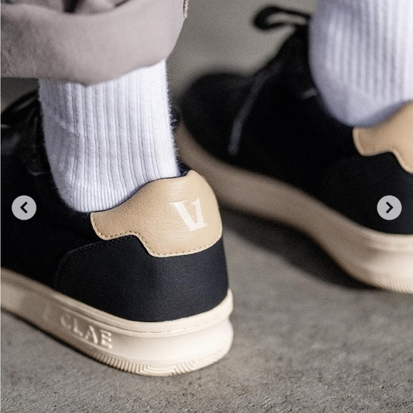 NWT Vuori x CLAE Malone Lite Sneakers Black Gold Unisex Size 7 - Picture 1 of 11